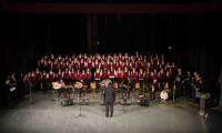 Η χορωδία του Μουσικού Σχολείου Γιαννιτσών με την ορχήστρα-χορωδία κοσμικής ελληνικής μουσικής